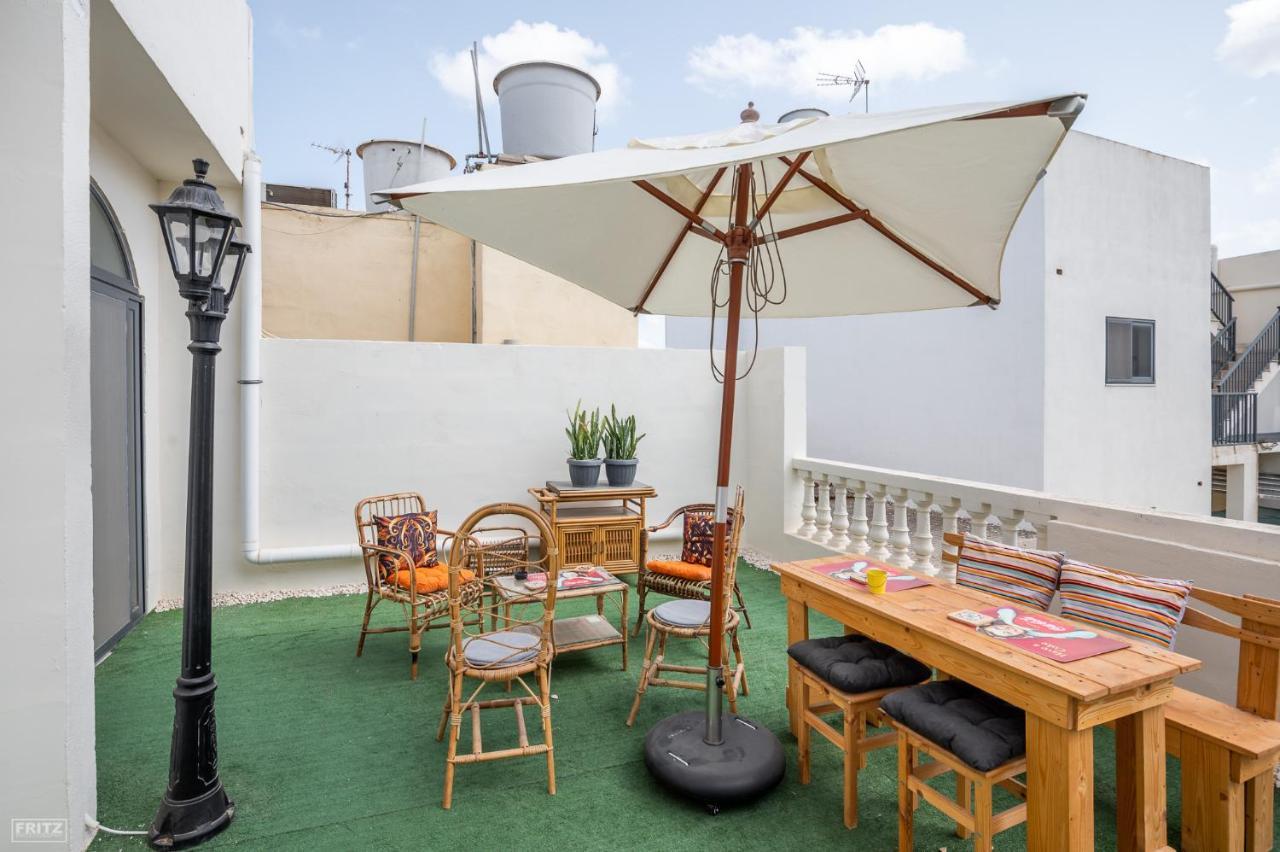 Close To Airport - Private Room With Private Bathroom Adults Only Gudja Екстериор снимка